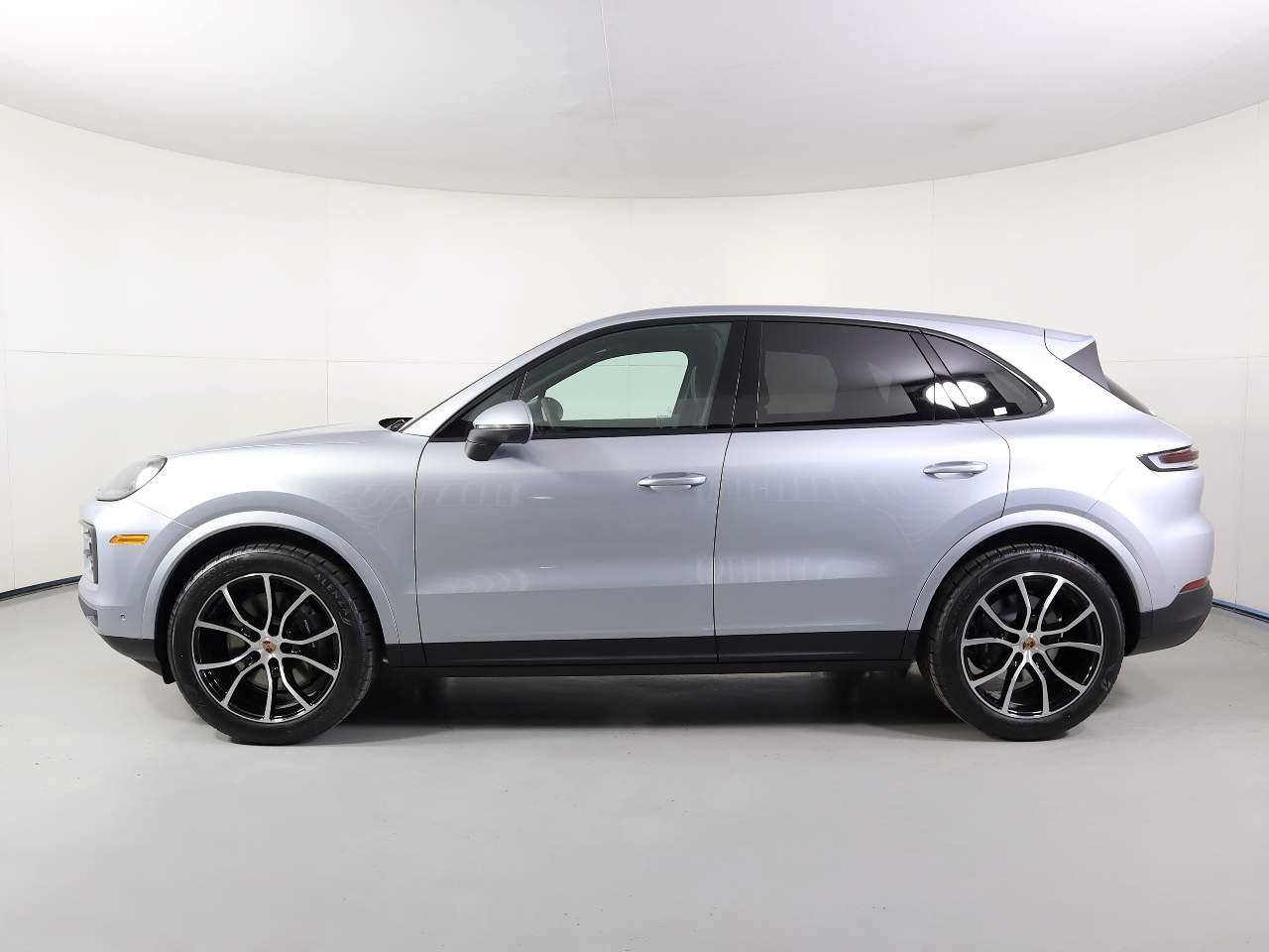 New 2026 Dolomite Silver Metallic Porsche  image 2