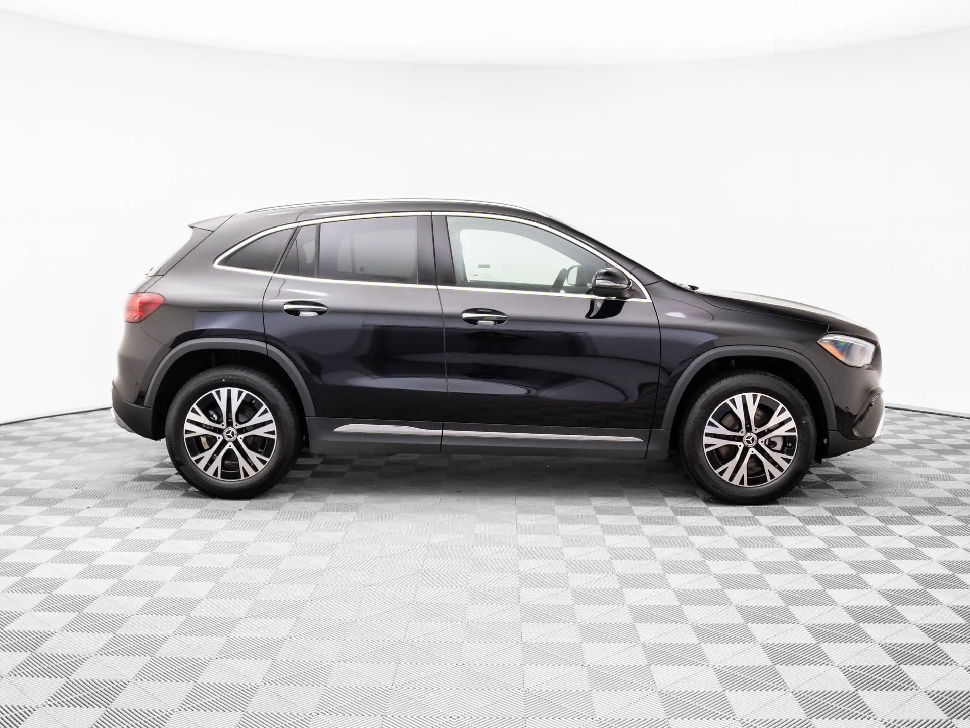 New 2026 Black Mercedes-Benz GLA 250 image 6