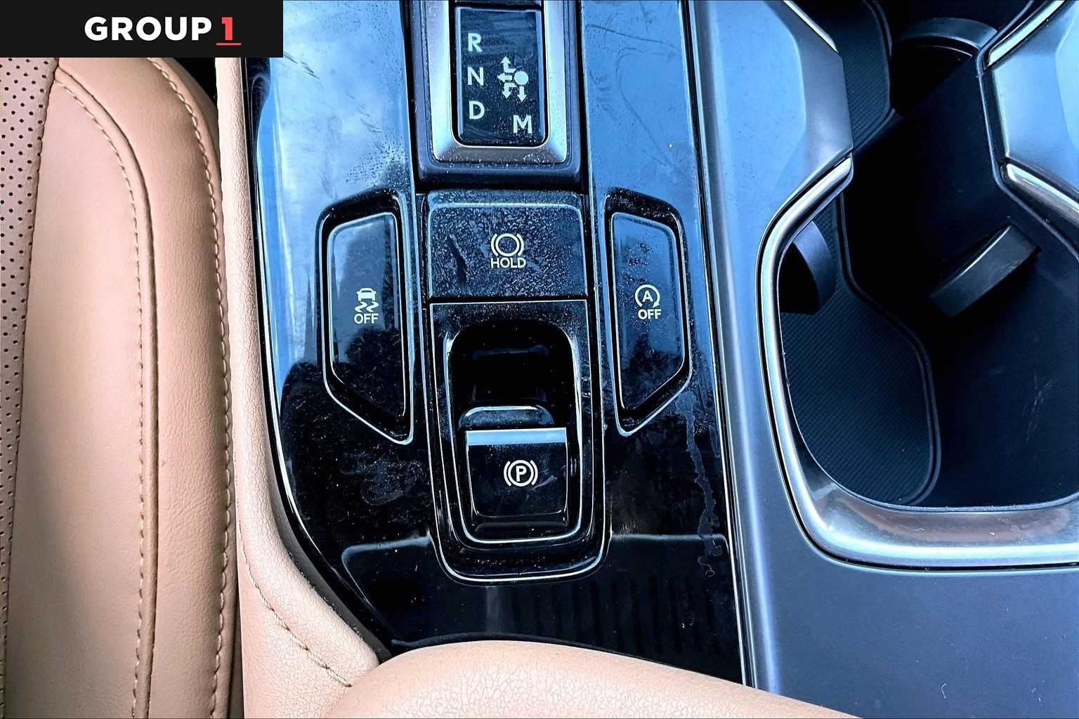 Certified Used 2025 Eminent White Pearl Lexus  image 32