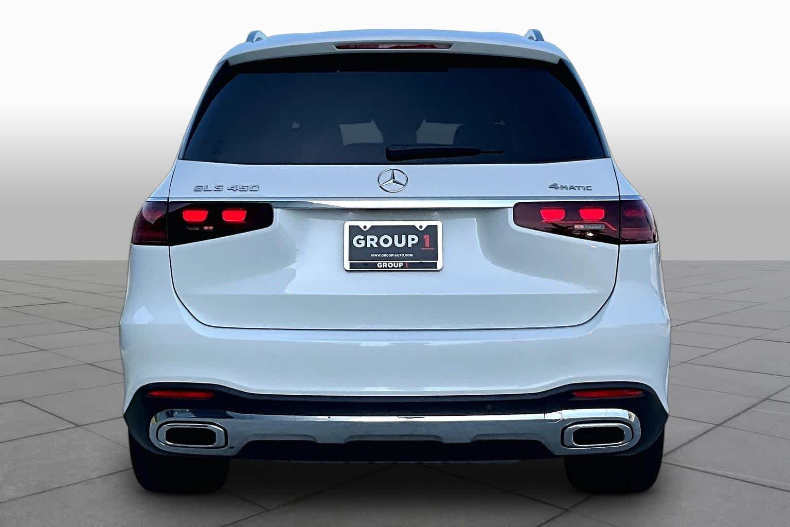 Used 2025 MANUFAKTUR Moonlight White Metallic Mercedes-Benz GLS 450 image 5