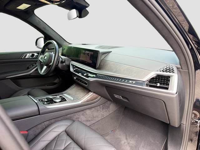 Used 2024 Black Sapphire Metallic BMW xDrive40i image 15