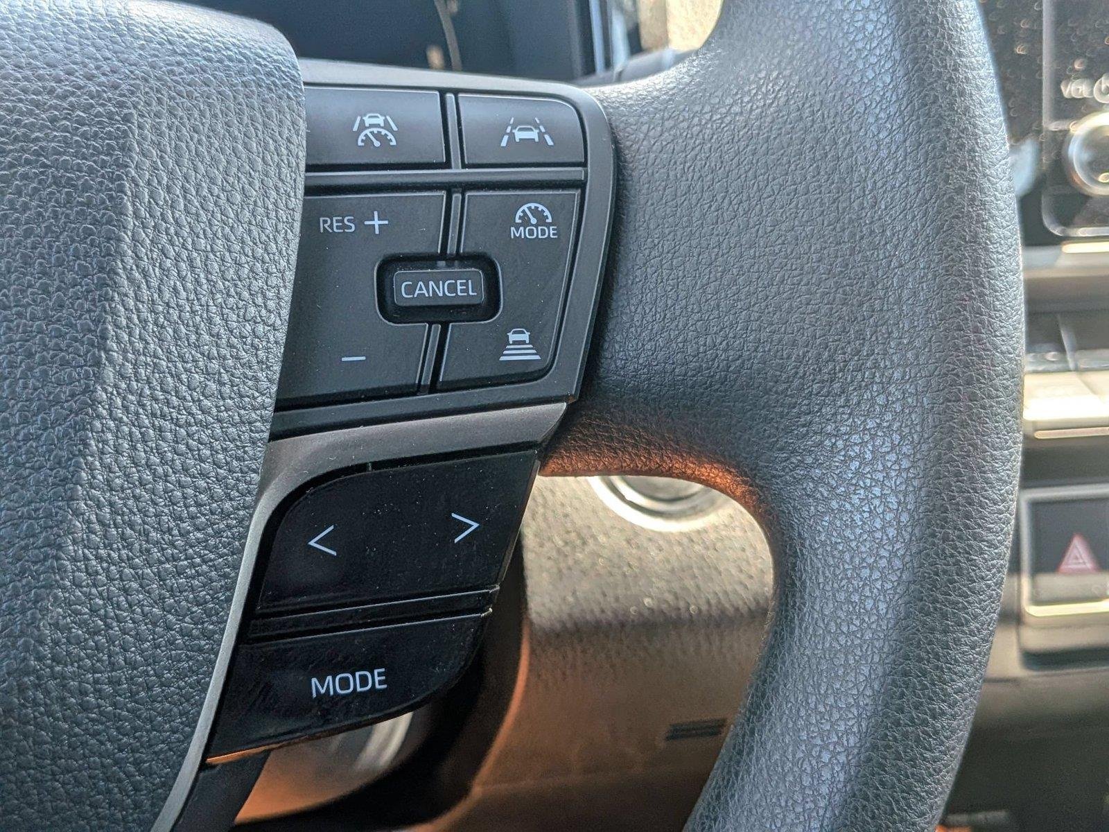 Used 2025  TOYOTA  image 21