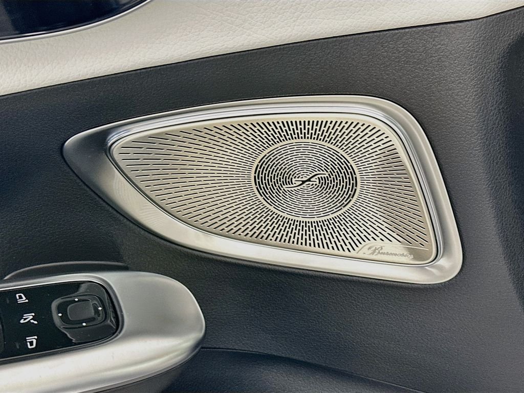 New 2026 Selenite Grey Metallic Mercedes-Benz C 300 image 19