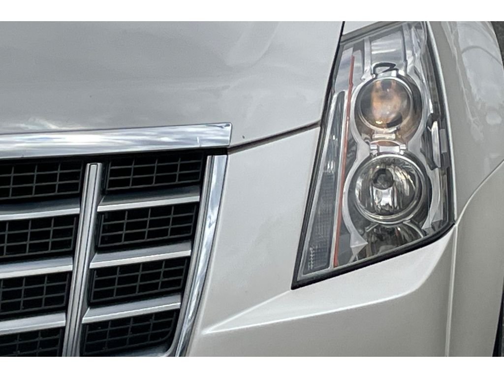 Used 2013 White Diamond Tricoat Cadillac Luxury image 45