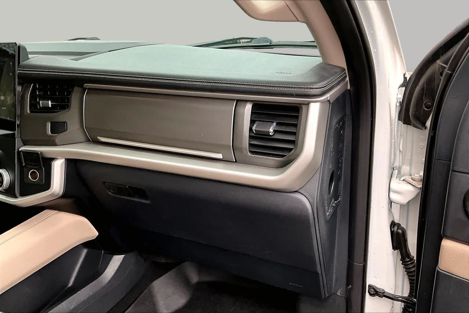 Used 2024 Star White Metallic Tri-Coat Ford XLT image 19