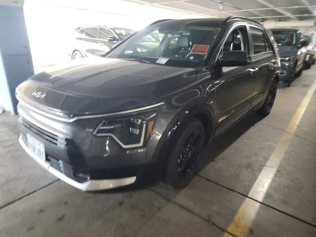 Used 2023 Gray Kia SX image 4
