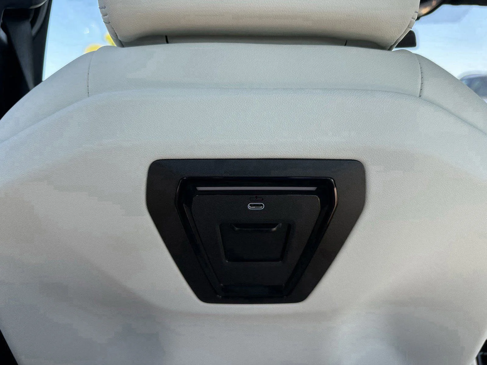 New 2026 Oxide Grey Metallic BMW eDrive40 image 17