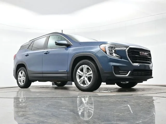 Used 2024 Downpour Metallic GMC SLE image 25