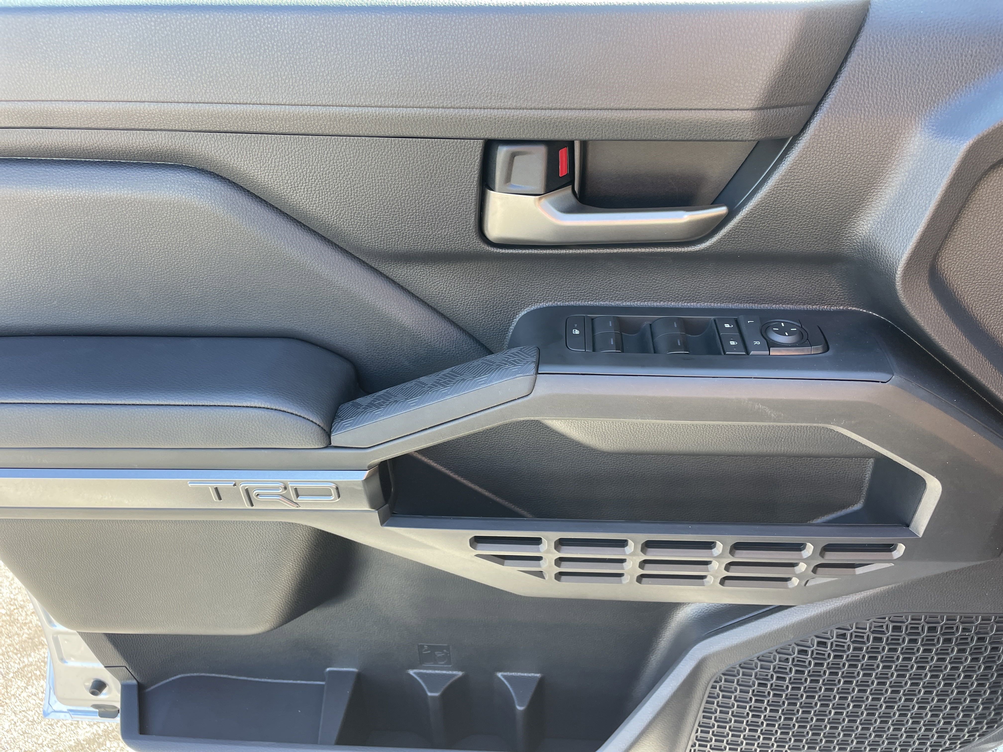 2025 Toyota Tacoma TRD Off Road - Photo 12