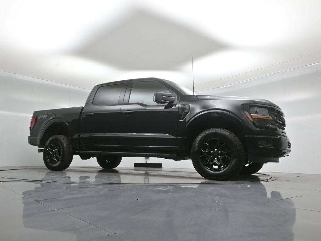 New 2026 Agate Black Metallic Ford XLT image 3