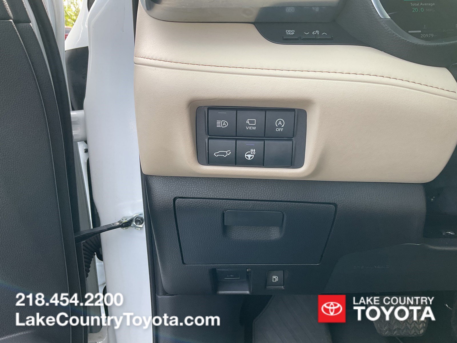 Used 2024  Toyota Platinum image 28
