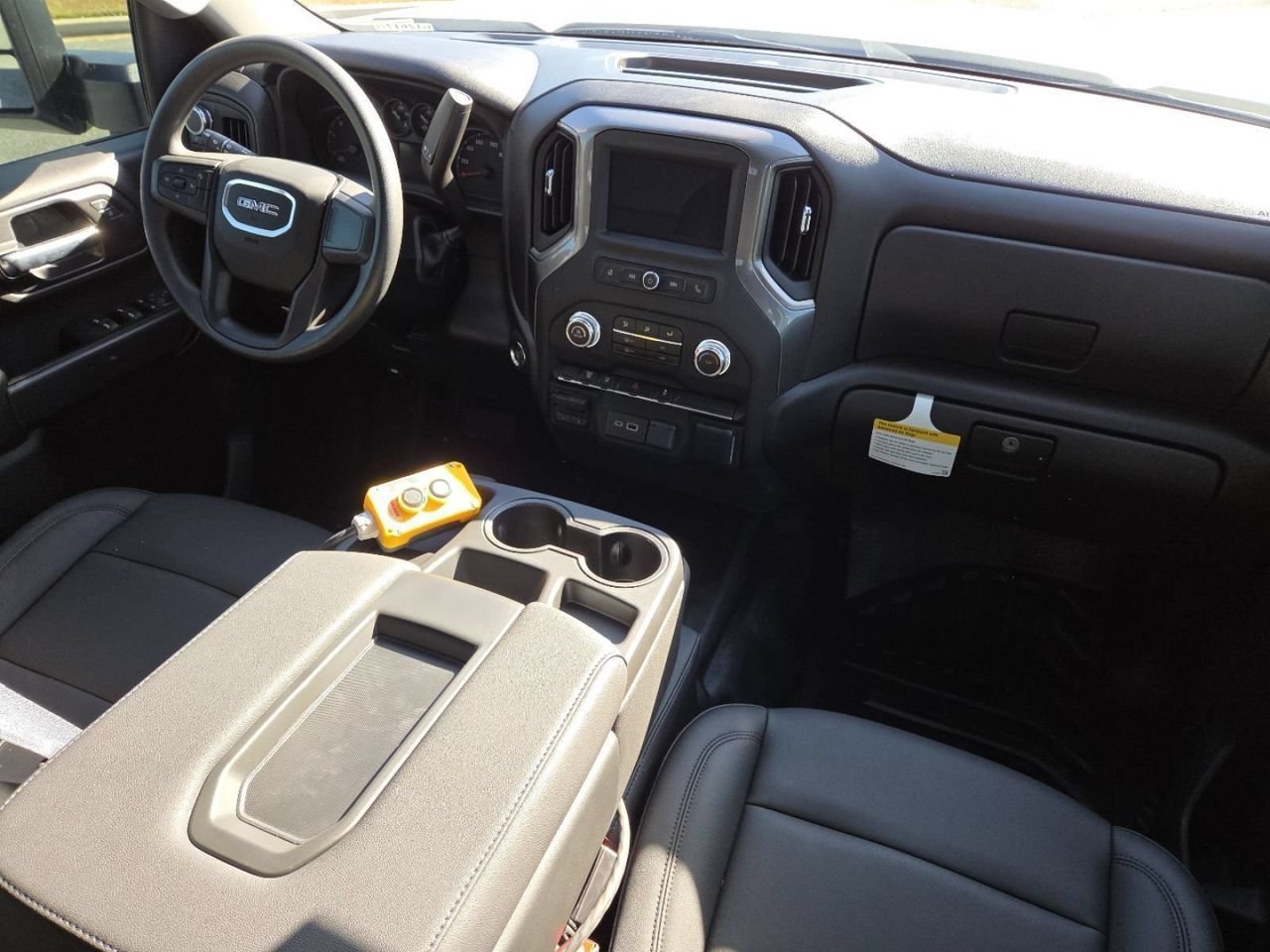 2025 GMC Sierra 3500 Chassis Cab Pro - Photo 27