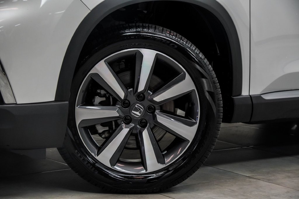 Used 2025 White Honda Touring image 4