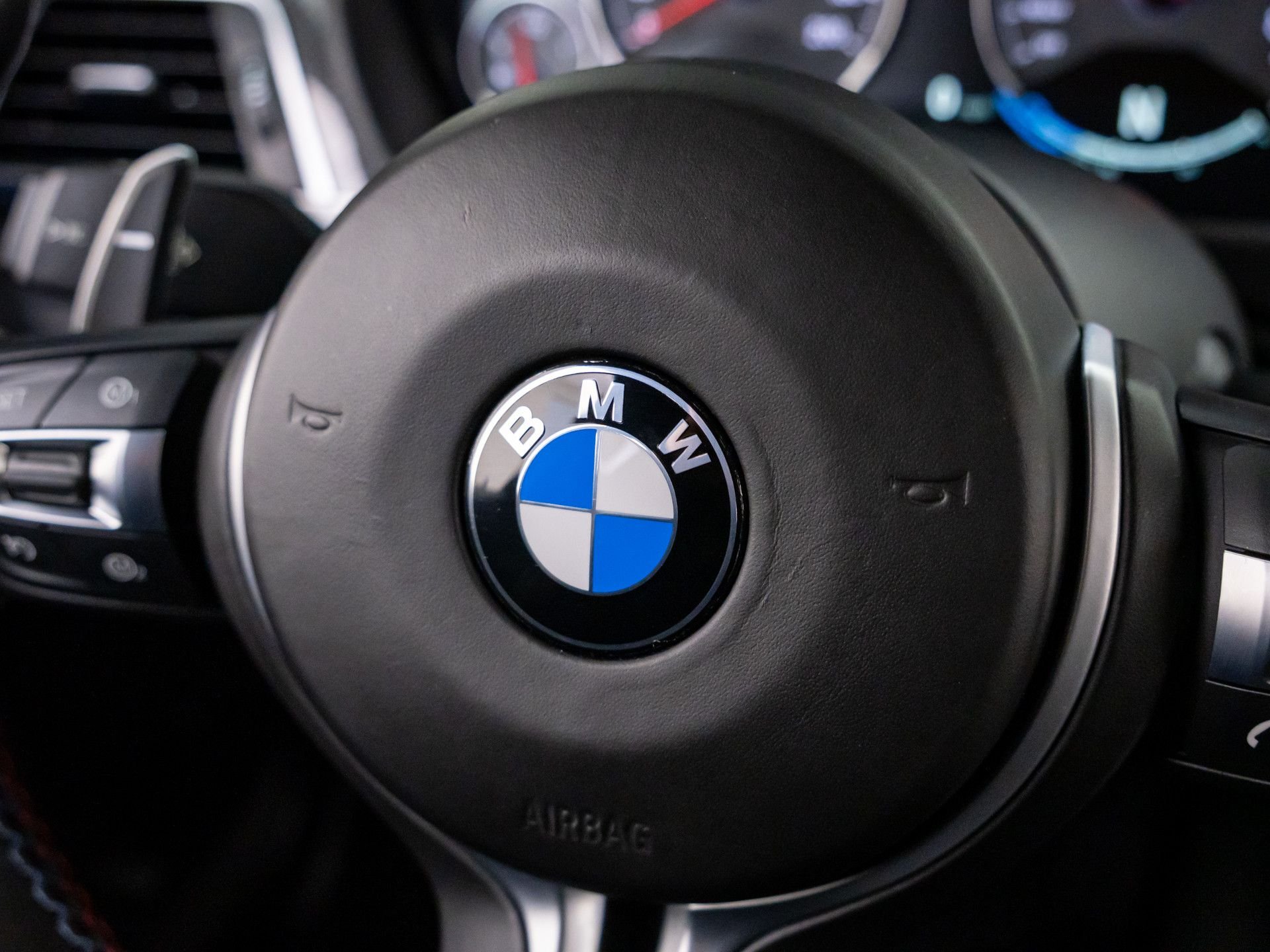 Used 2018 White BMW Base image 25