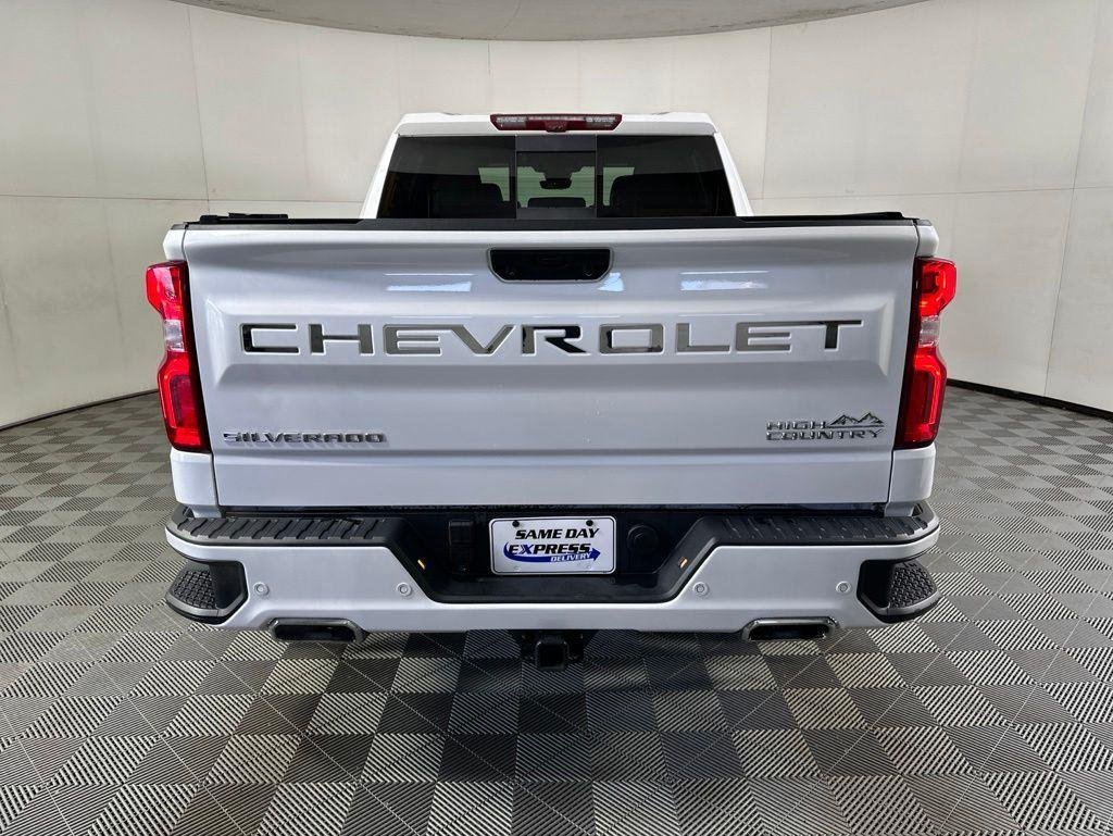 Used 2024 Pearl Chevrolet High Country image 18