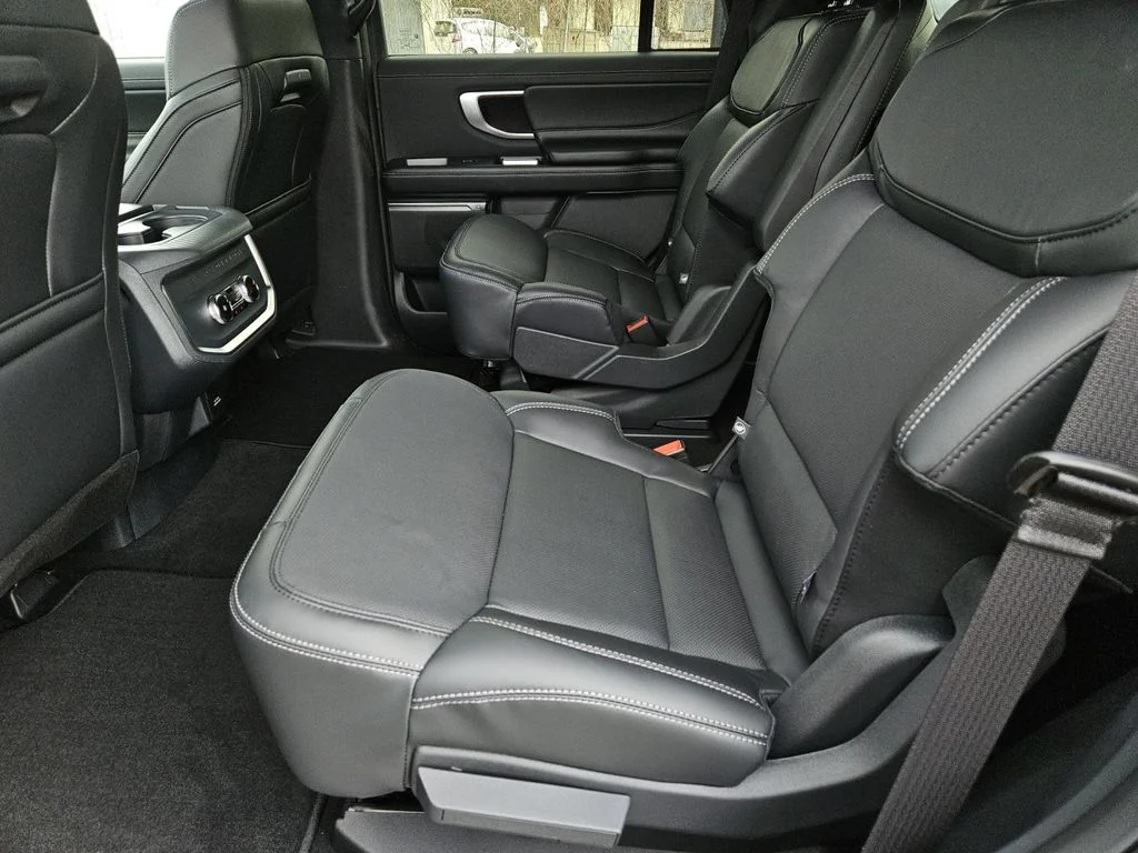 New 2026 Glacier Gray Metallic Tri-Coat Ford Platinum® image 28