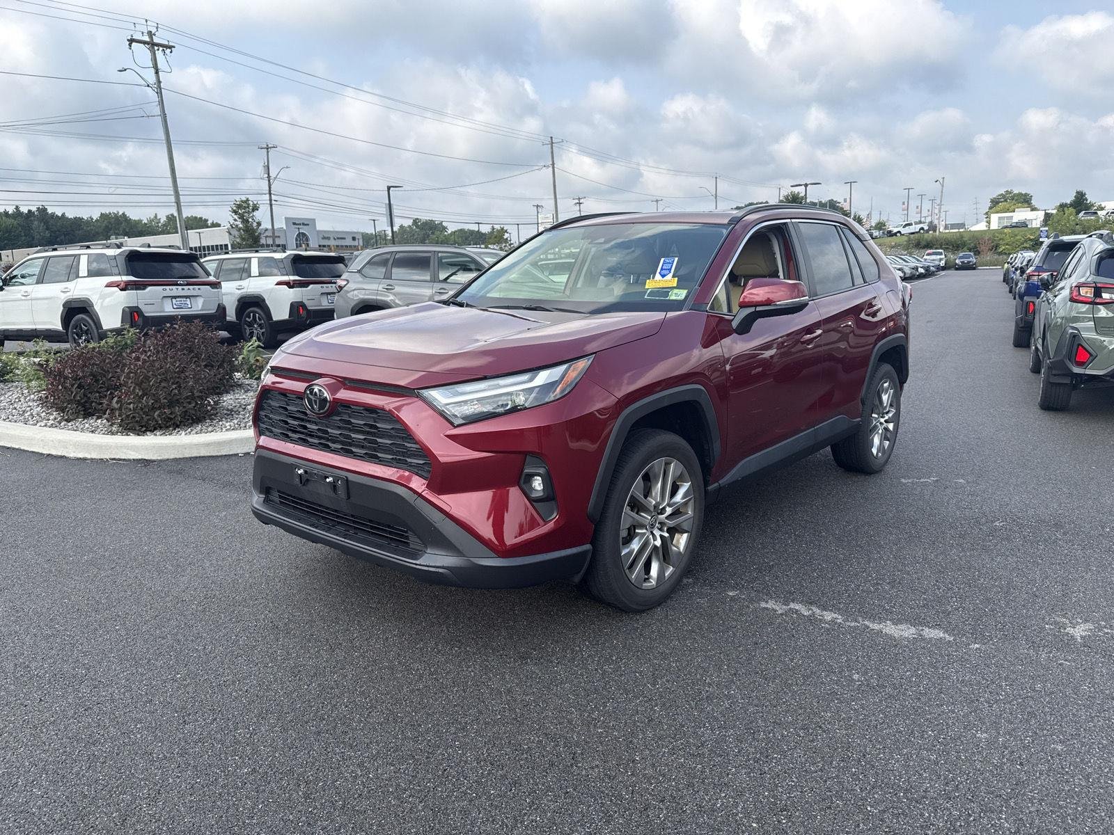 Used 2022 Ruby Flare Pearl Toyota XLE Premium image 6