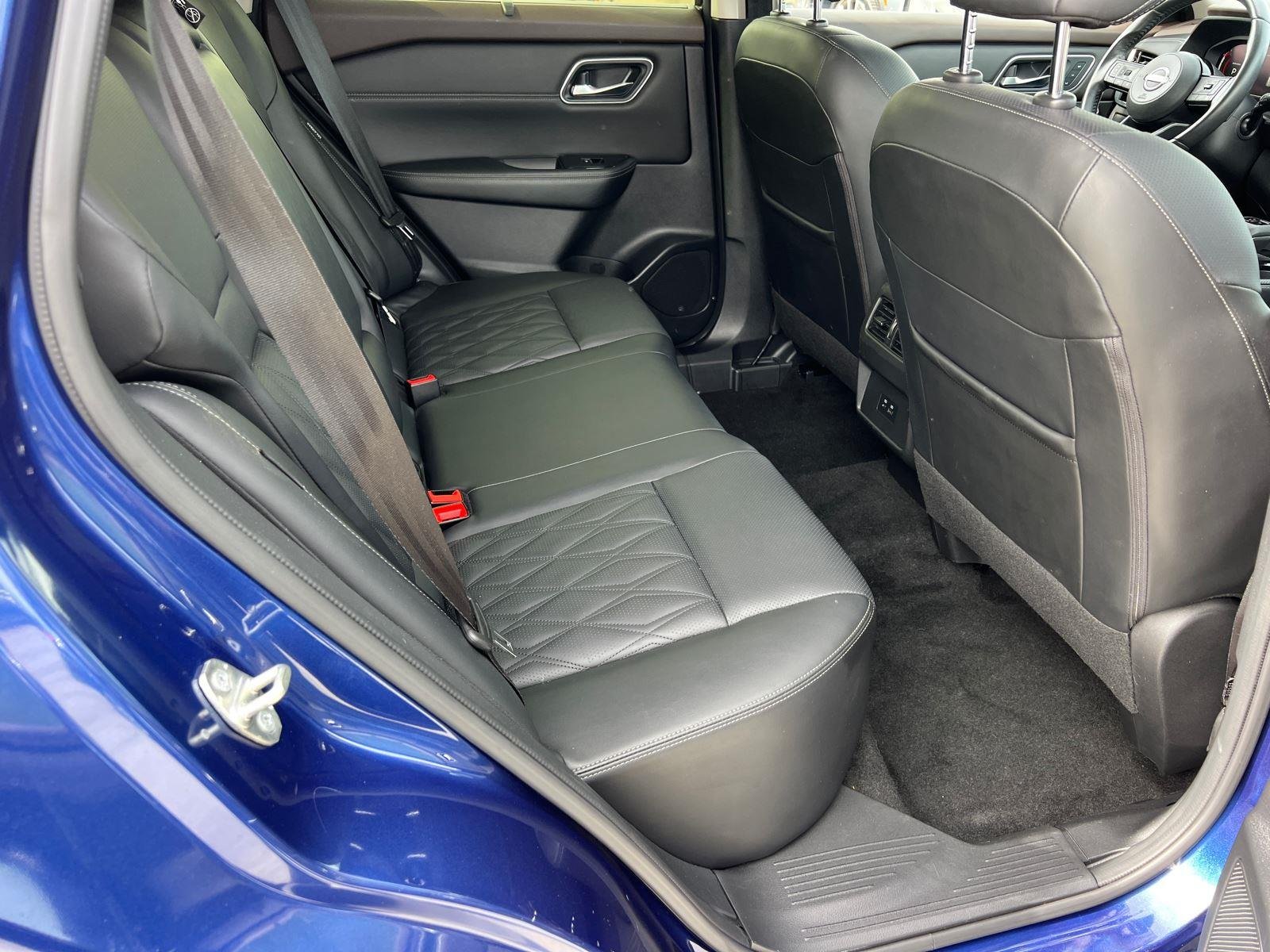 Used 2023 Caspian Blue Metallic/Super Black Nissan Platinum image 15