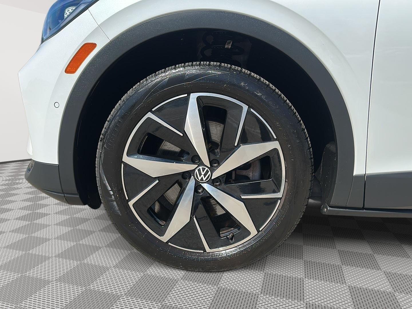 Used 2023 Opal White Pearl Volkswagen Pro S image 9