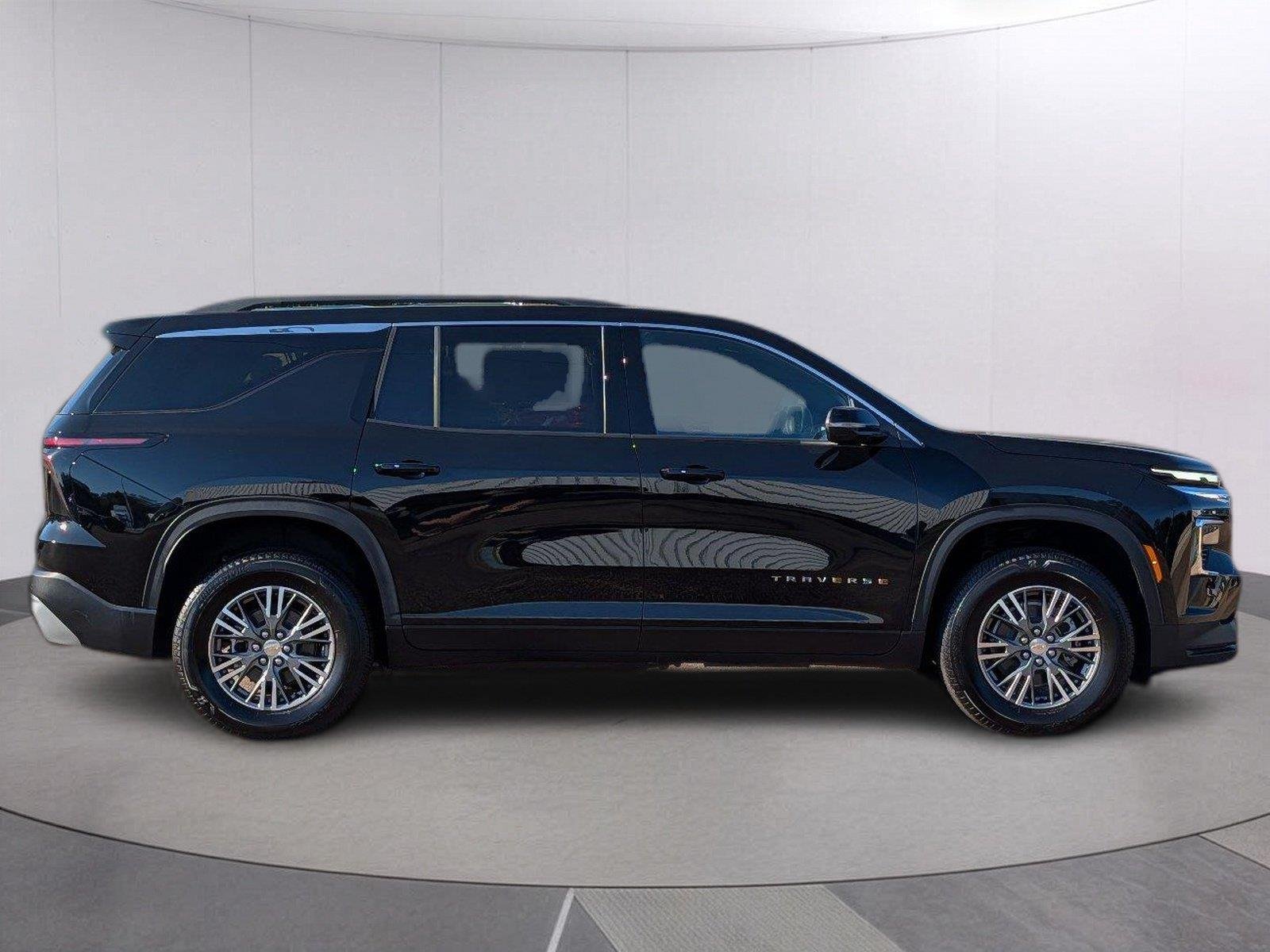 2027 Chevrolet Traverse LT - Photo 7