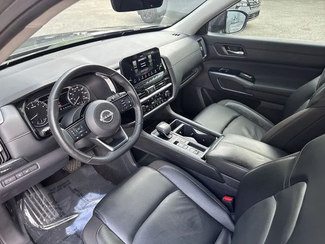 Used 2024 Gray Nissan SL image 18