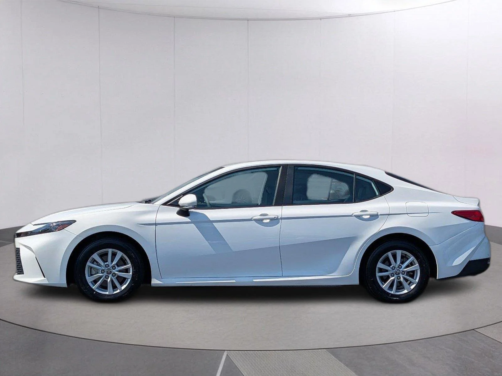 Used 2025 Ice Cap Toyota LE image 2