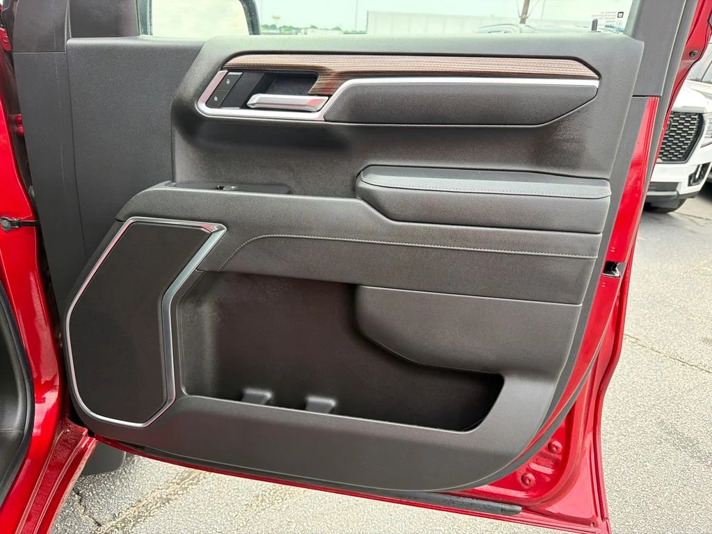 Used 2025 Red Chevrolet RST image 14