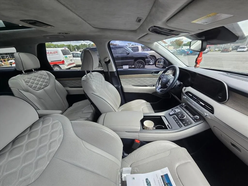 Used 2022 Gray Hyundai Calligraphy image 9