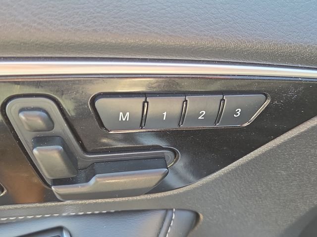 Used 2017 Silver INFINITI Luxury image 11