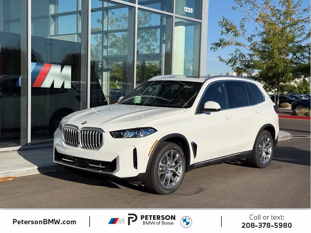 New 2026 White BMW xDrive40i image 1
