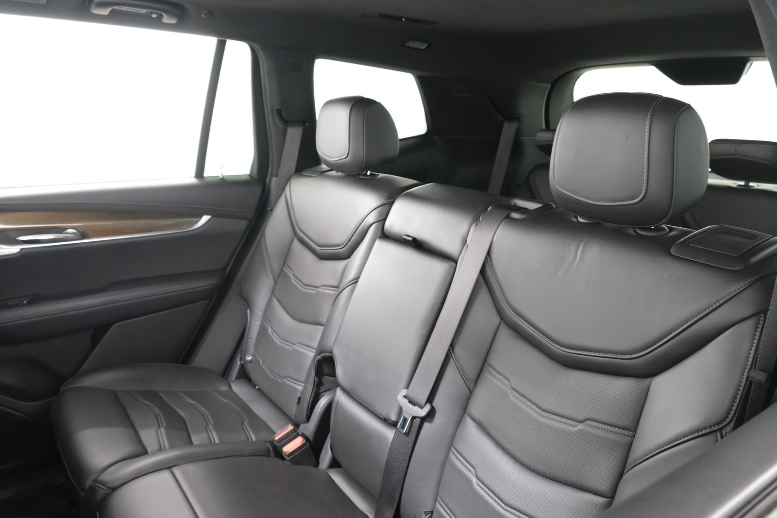 Used 2020 Stellar Black Metallic Cadillac Sport image 34