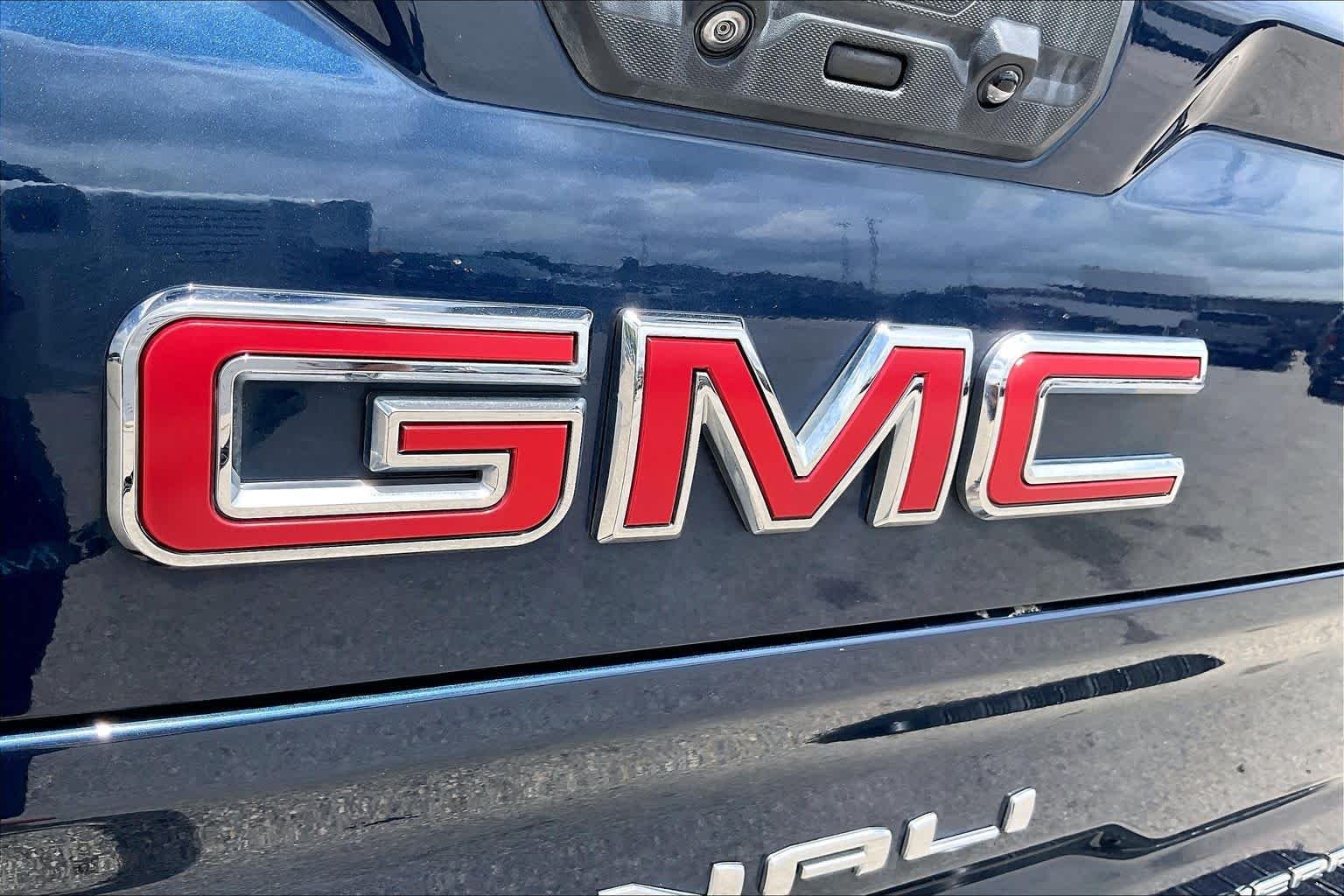 Used 2023 Pacific Blue Metallic GMC Denali image 31