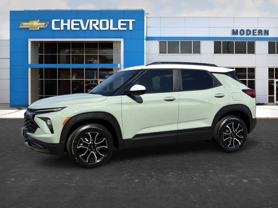Used 2025 Cacti Green Chevrolet ACTIV image 1