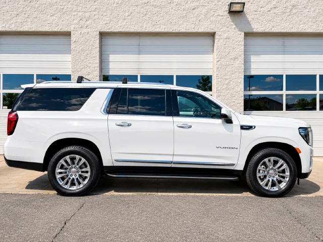 2024 GMC Yukon XL SLT