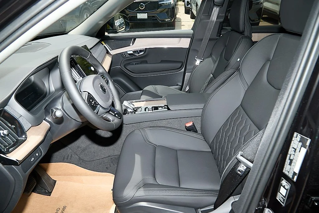 New 2026 Onyx Black Volvo Plus image 14