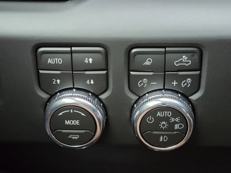 Used 2026 Summit White GMC 4WD CREW CAB 147" AT4 image 31