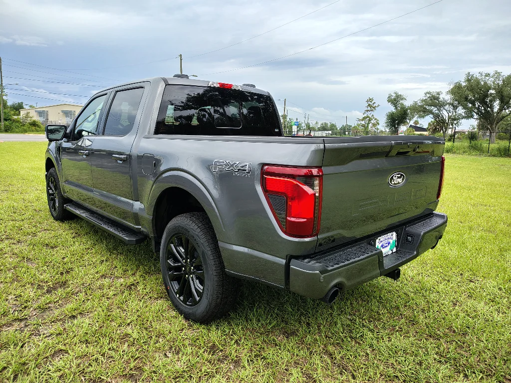 New 2026 Carbonized Gray Metallic Ford XLT image 3
