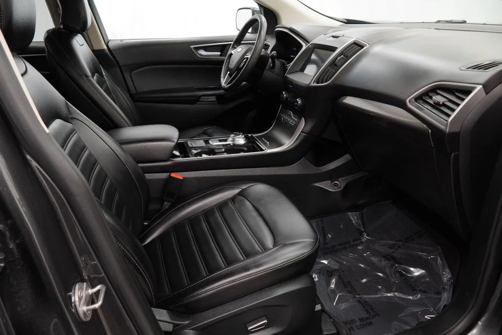 Used 2019 Gray Ford SEL image 28
