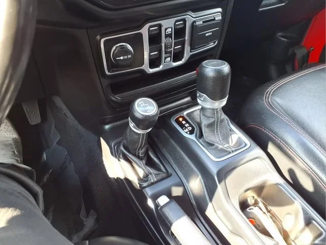 Used 2020 Red Jeep Overland image 6