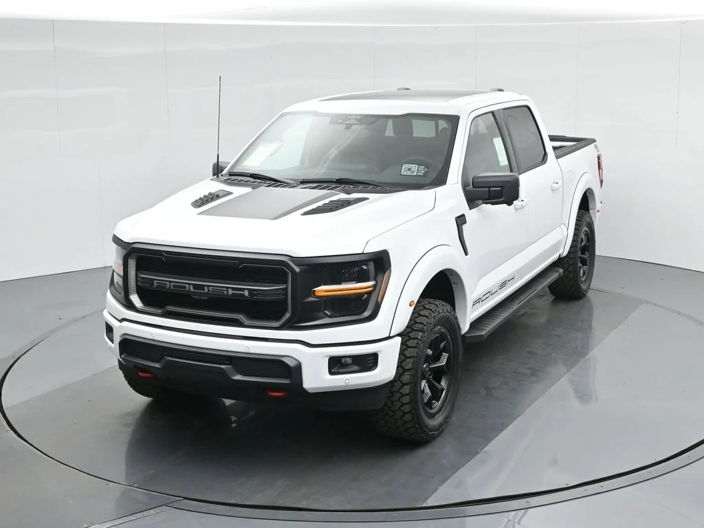New 2025 Oxford White Ford XLT image 40