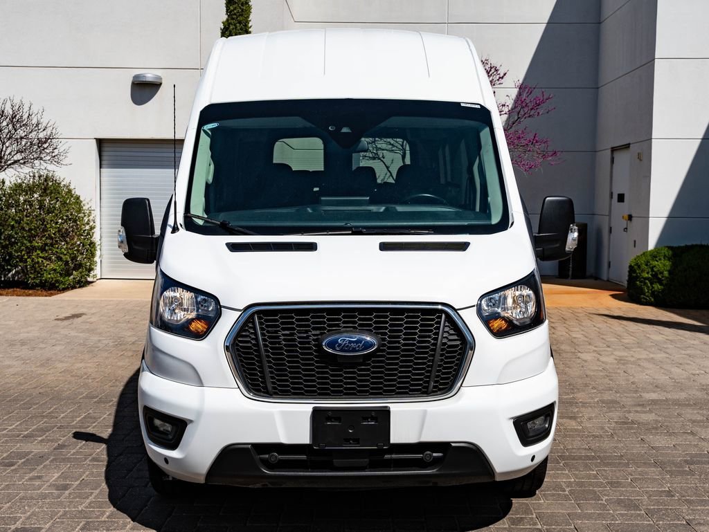Used 2024 Oxford White Ford XLT image 2