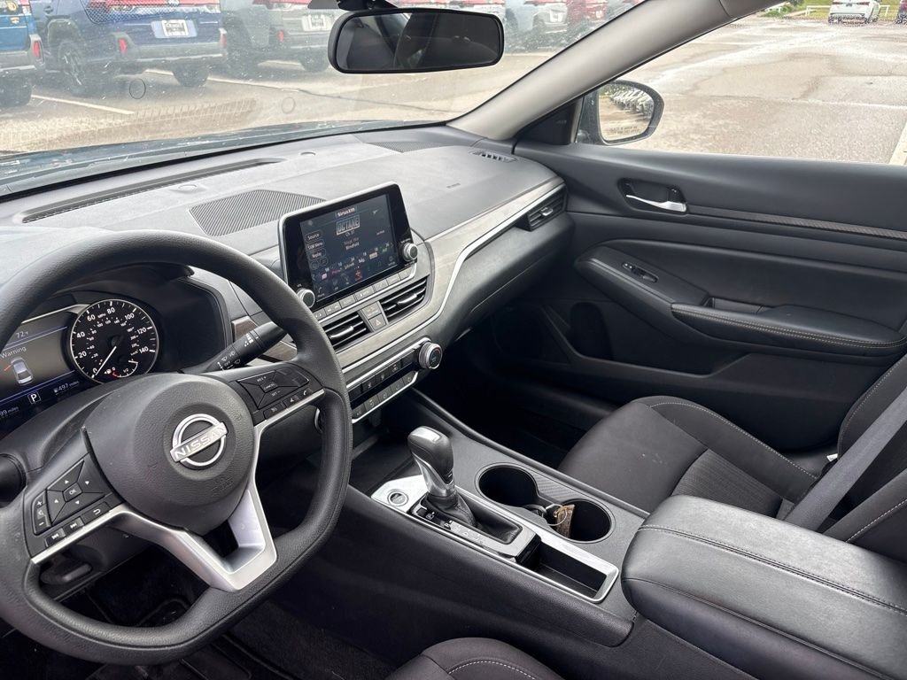 Used 2025 Black Nissan 2.5 SV image 4
