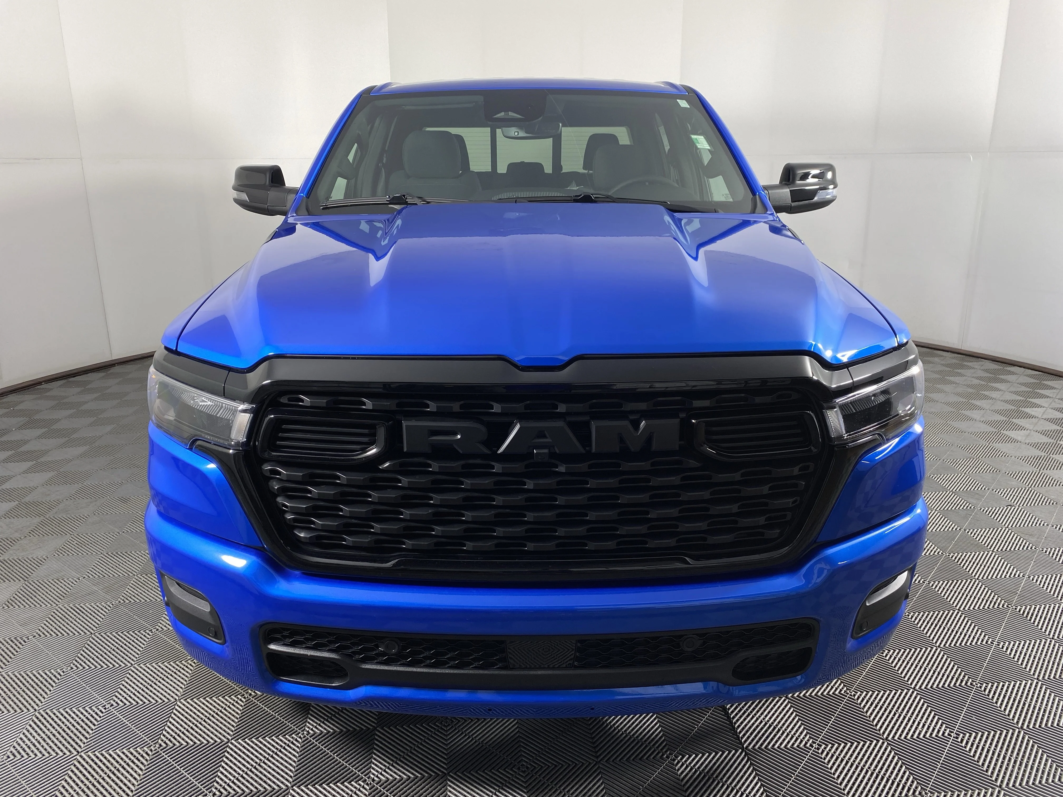 New 2026 Hydro Blue Pearl-Coat Exterior Paint RAM Big Horn/Lone Star image 11