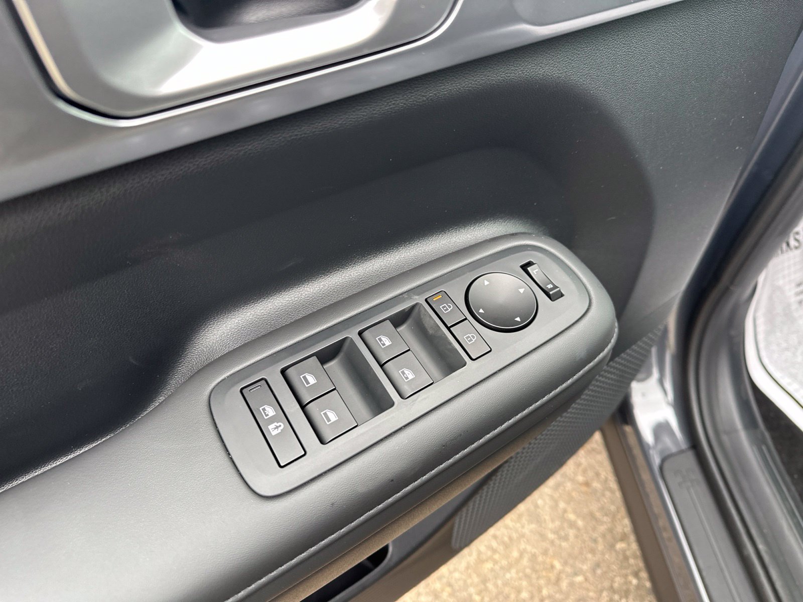 New 2027 Gray Hyundai SEL image 14