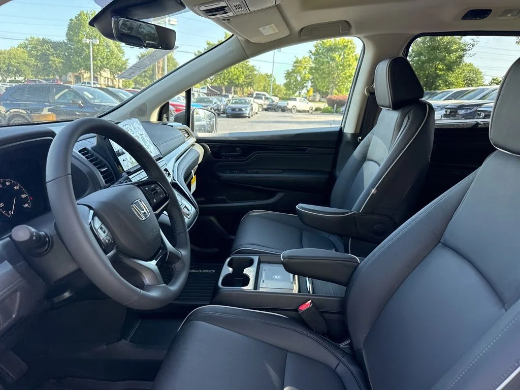 New 2026 Modern Steel Metallic Honda Touring image 19