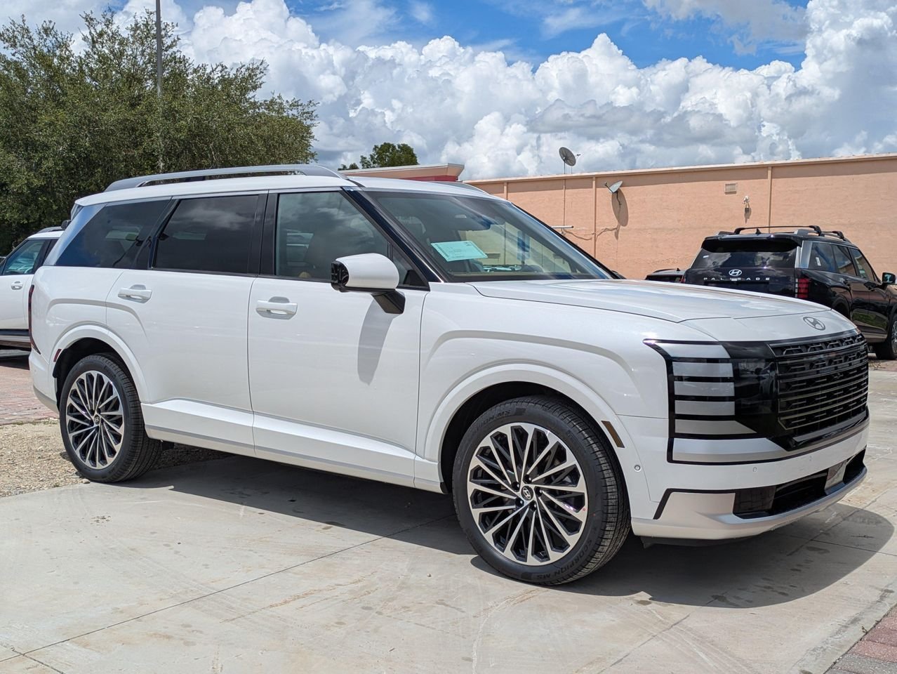 New 2027 Creamy White Pearl Hyundai Calligraphy image 2