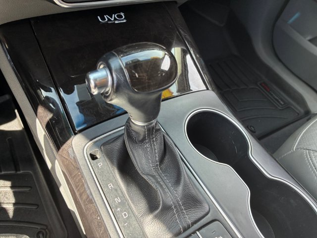 Used 2016 White Kia EX image 23