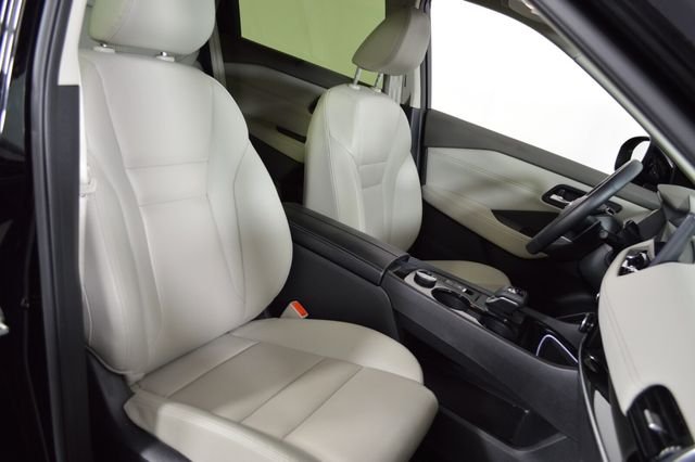 Used 2025 Black Nissan SL image 12