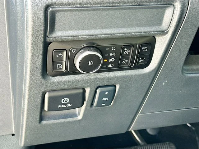 Used 2025 Gray Ford Lariat image 10