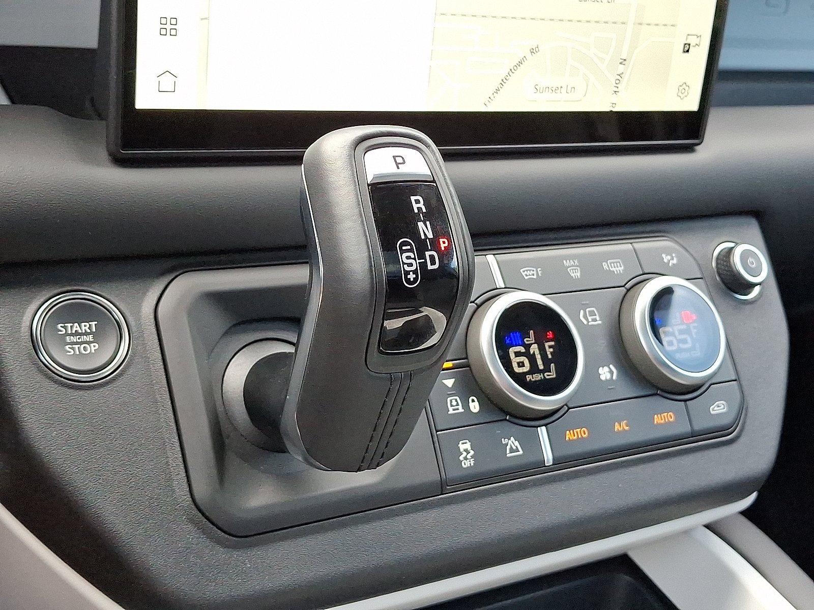 2025 Land Rover Defender X-Dynamic SE - Photo 15